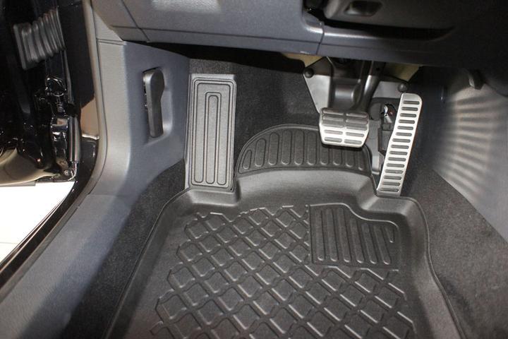 Produktbild Aristar Allwetter Fussmatten für Skoda Octavia / Seat Leon / VW Golf 5 + 6 + Jetta + Scirocco ab 2004 bis 20 (1 Set à 3 Fussmatten)