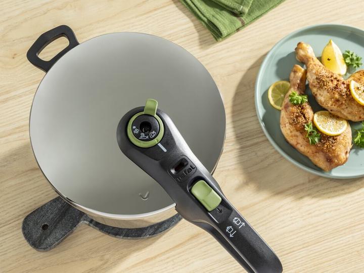 Produktbild Tefal Secure Trendy Schnellkochtopf (25 cm, Dampfkochtopf, Edelstahl)