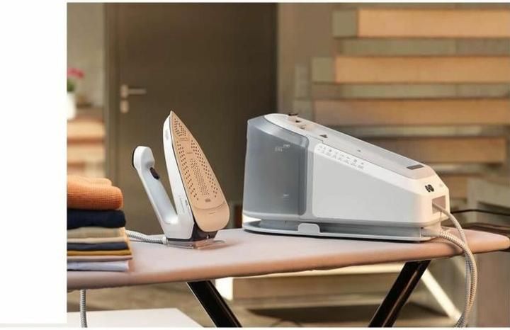 Produktbild Braun DeLonghi CareStyle 7 (2700 W, 510 g/min)