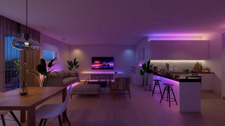 Actual product image Philips Essential Gradient Lightstrip (Multicoloured, 500 cm, Indoor)