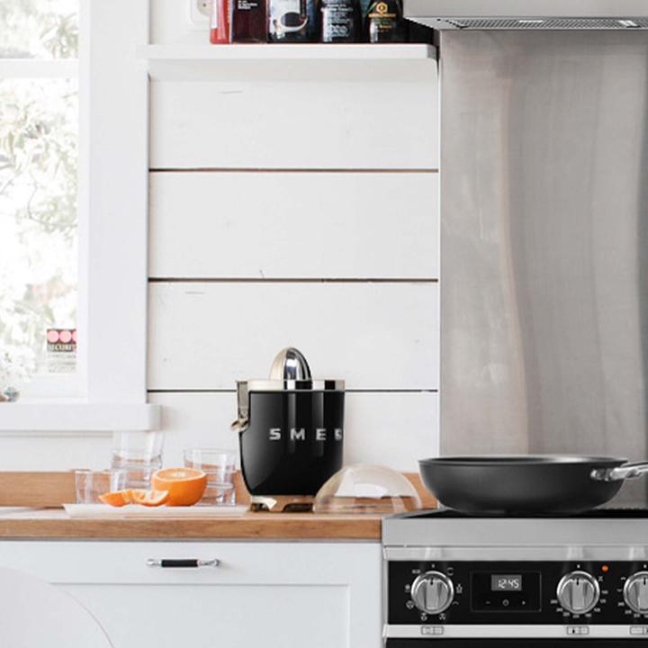 Actual product image Smeg CJF11BLEU 50's style