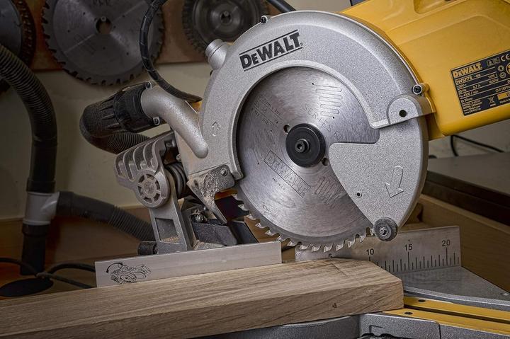 Produktbild DeWalt DWS 778
