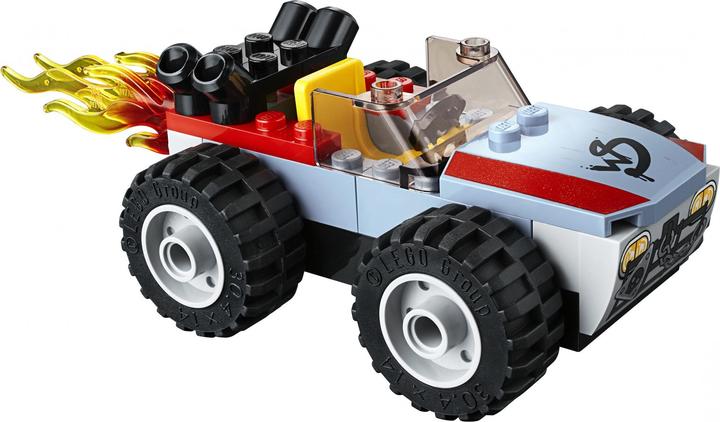 Actual product image LEGO Repair workshop (70821)