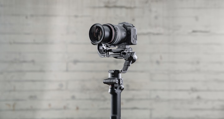 Image du produit DJI RSC 2 (Appareil photo à objectif interchangeable, Appareil photo reflex, 3 kg)