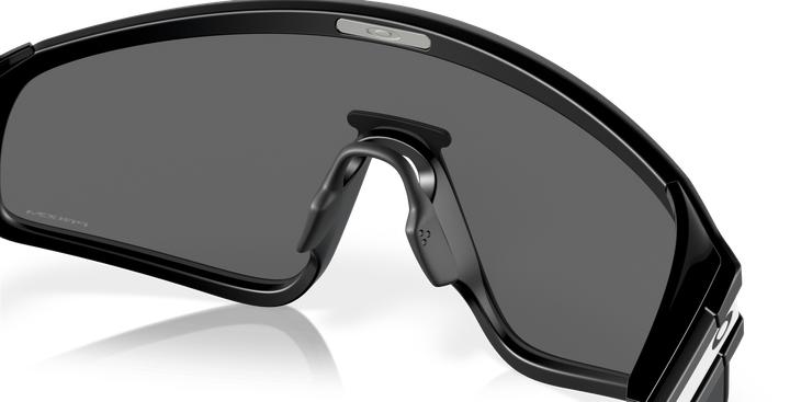 Actual product image Oakley Latch Panel