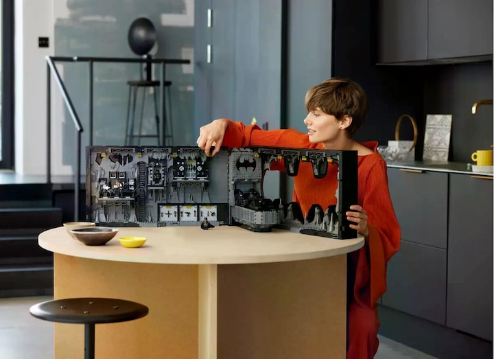Produktbild LEGO Bathöhle Schaukasten (76252, LEGO DC, LEGO Seltene Sets)