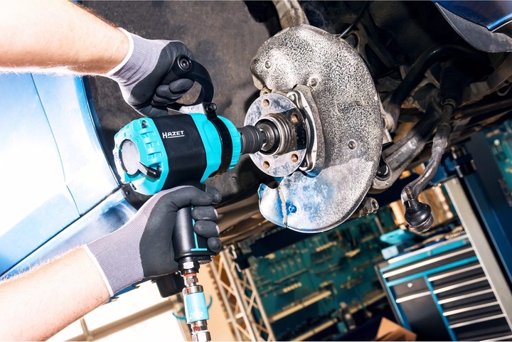 Actual product image HAZET Twin Turbo impact wrench 9013TT ∙ Maximum loosening torque: 4100 Nm ∙ Square, solid 20 mm (3/… (Electrical connection)
