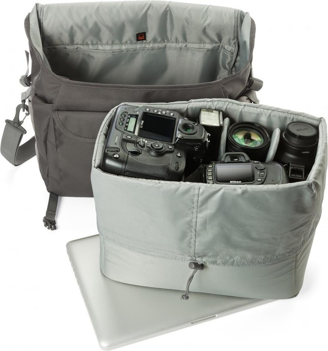 Actual product image Lowepro Nova Sport 35L AW Pepper Red (Camera shoulder bag)