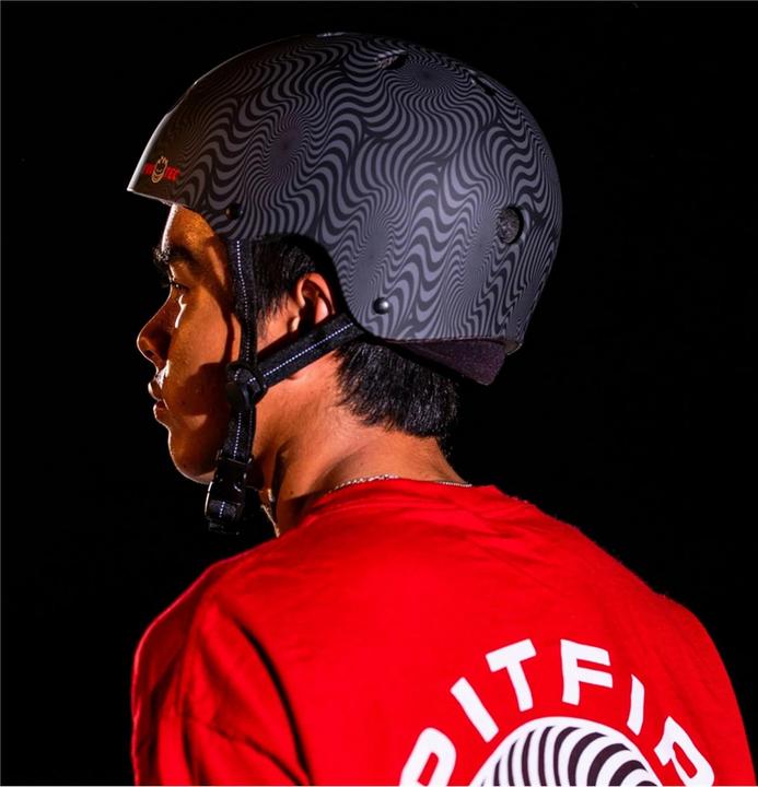 Produktbild Pro-Tec Low Pro Spitfire Signature Edition (51 - 63 cm)