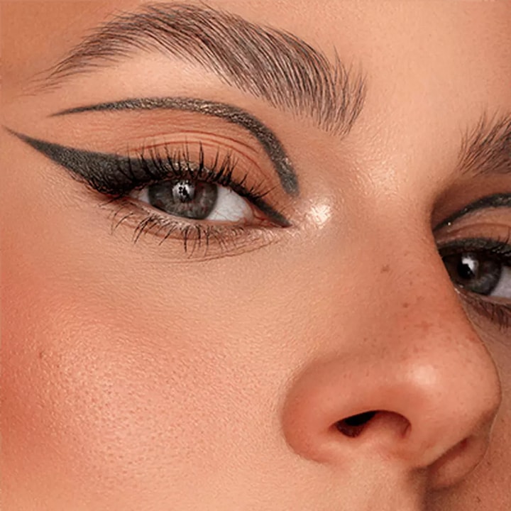Immagine prodotto Catrice Kajal 20H Ultra Precision Waterproof 010 Black (040, Caldo, Verde)