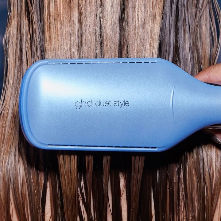 Image du produit ghd Collection Iced Luxe - Duet Style Édition limitée - Styler 2 en 1 à air chaud en bleu ciel (Fer plat)