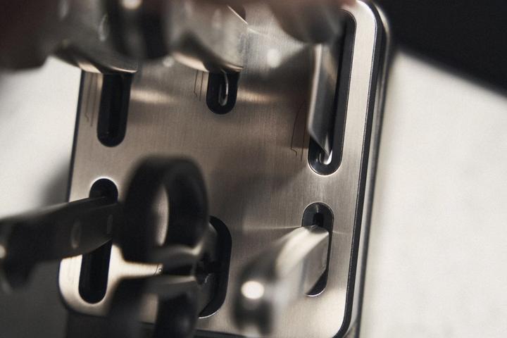 Actual product image Zwilling 7-piece Gourmet self-sharpening knife block