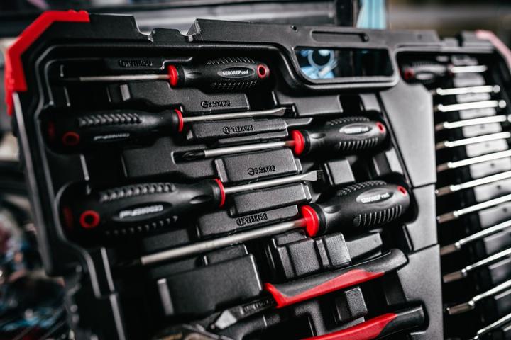Actual product image Gedore Red 100-piece socket wrench set 1/4 + 1/2 inch 10-32mm
