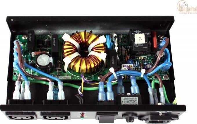 Produktbild Furman AC-210AE Power Conditioner Export met auto-reset voltage bescherming