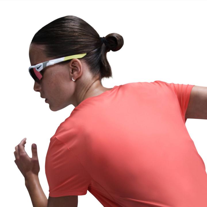 Actual product image Nike Women's One Swoosh DF Short-Sleeve Running Top (L)
