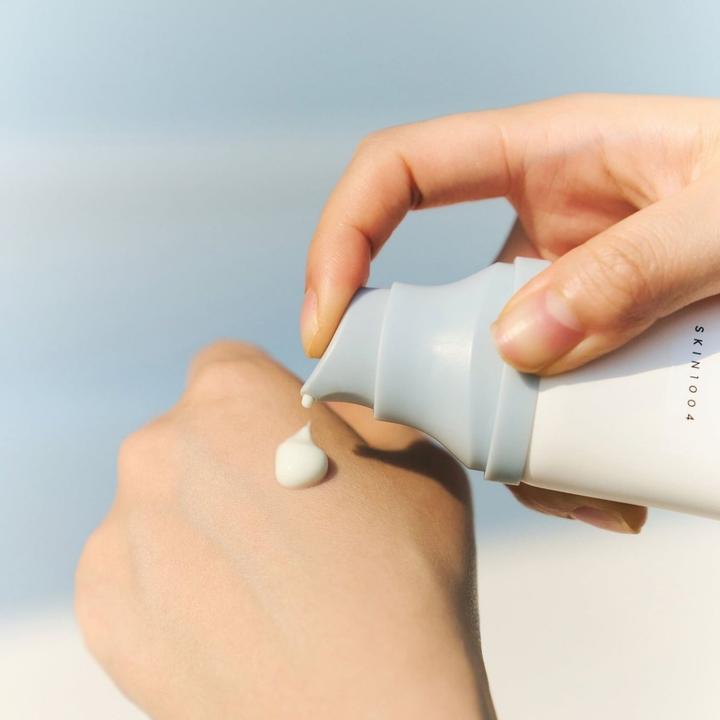 Actual product image Skin1004 Madagascar Centella Hyalu-Cica Water-Fit Sun Serum (SPF 50+, 50 ml, 50 g)