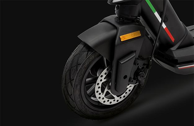 Immagine prodotto Ducati E-Scooter Pro-III (25 km/h, 50 km, 350 W)