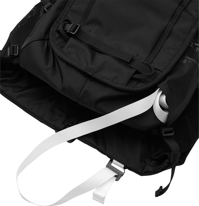 Actual product image D_b_ Snow Pro Vest (8 l)