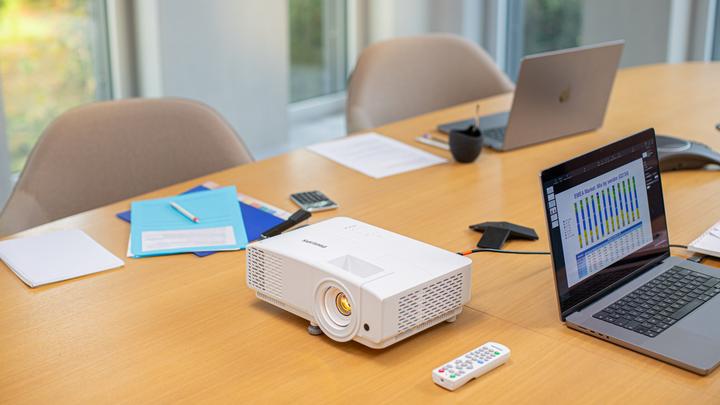 Actual product image Philips ProPix 850 video projector (Full HD, 4000 lm, 1.15 - 1.49:1)