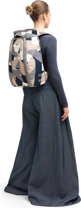 Actual product image D_b_ Hugger Backpack 20L (20 l)
