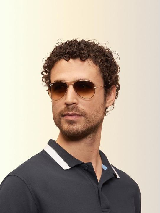 Actual product image Ray Ban Aviator Gradient
