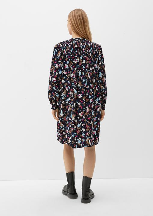 Produktbild S.Oliver Kleid Viskosekleid mit Smok-Details (46)