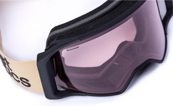 Produktbild Coast Optics Alta 2 Goggle schwarz, Band beige mit Pink Crystal und klarem Glas (Schwarz, Pink Crystal)