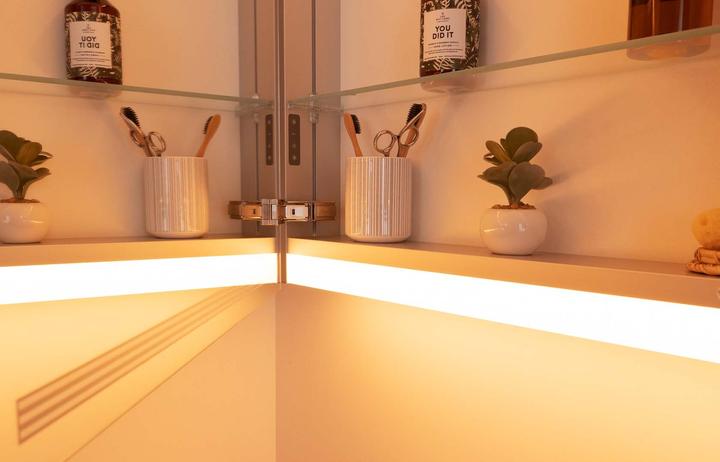Produktbild Schneider GRACELINE LED Lichtspiegelschrank, 1 Tür Anschlag rechts, 60x70x12cm, 116.462.