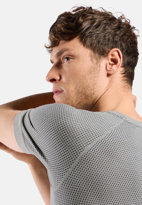 Actual product image Odlo Performance Light Rain Dye BL Top Crew Neck S/S (L)