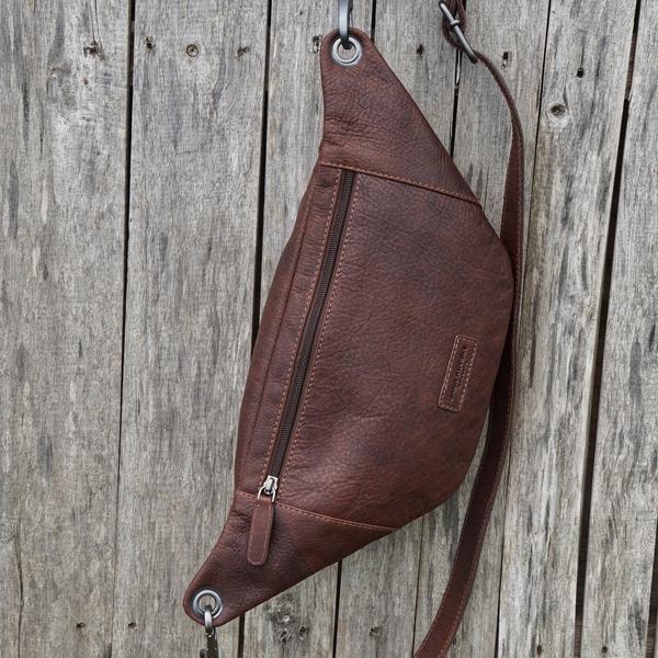 Actual product image Jack kinsky Porto Gürteltasche Leder 30 cm