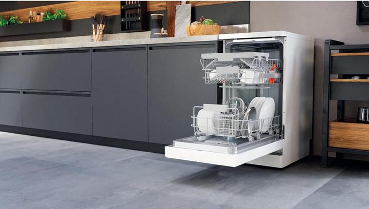 Actual product image Hotpoint HSFC 3T127 C Dishwasher Free installation 10 place settings E