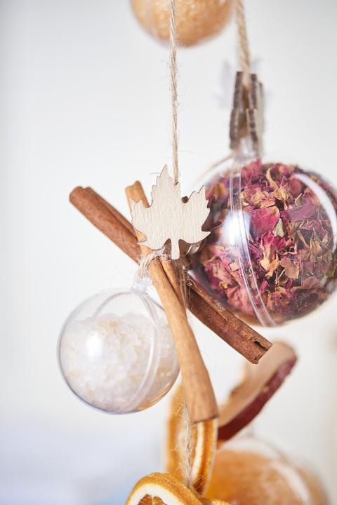 Produktbild VBS Rosenblütenblätter getrocknet, Beutel mit ca. 50g