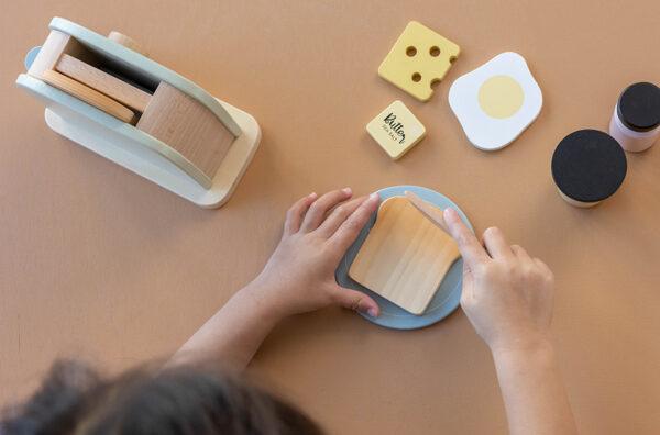 Actual product image Little Dutch Toaster set