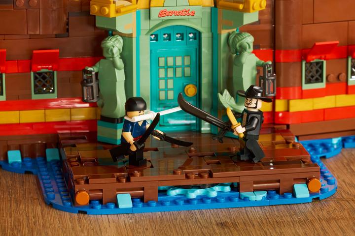 Actual product image LEGO Baratié, das Schwimmende Restaurant (75640, LEGO DC)