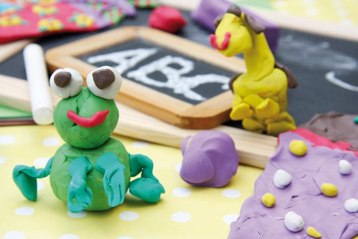 Actual product image Idena Plasticine box 20 sticks of plasticine assorted