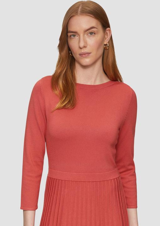 Image du produit s.Oliver Kleid Tailliertes Strickkleid mit plissiertem Rock (38)