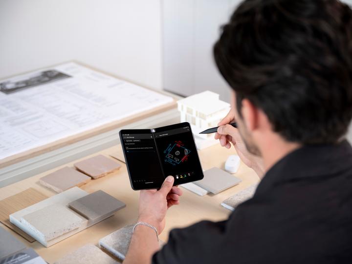 Produktbild Microsoft Surface Duo 2 B2B (128 GB, Obsidian, 8.30", SIM + eSIM, 5G)