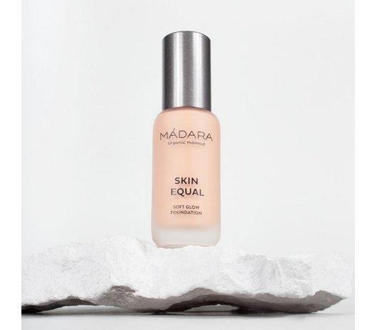 Actual product image Madara MÃDARA - Skin Equal Soft Glow Foundation SPF 15 - Liquid make-up 30 ml - (Rose Ivory)