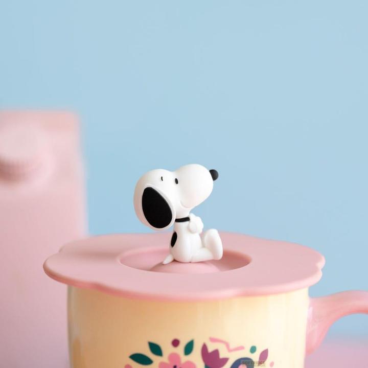 Actual product image Snoopy premium mug with lid (350 ml)