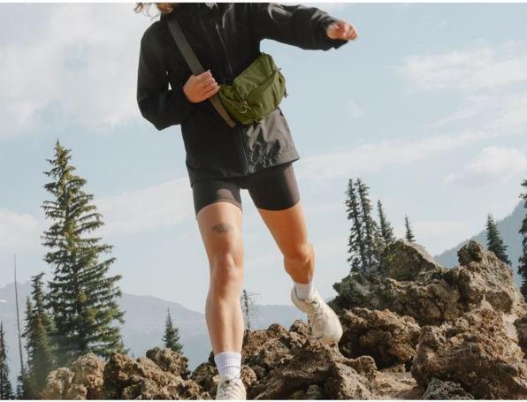 Actual product image Moment Slate Sling 4L Moss (4 l)