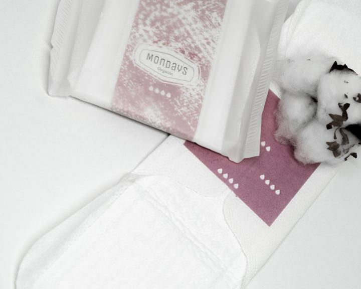 Actual product image Organic Mondays Organic pads with wings (10 x)