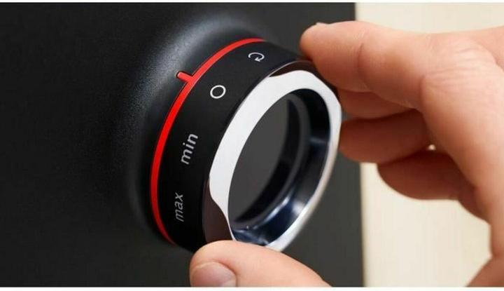 Actual product image Bosch Hausgeräte Food Mincer | MFWS430B | Black | Number of speeds 2 | Throughput (kg/min) 2.5