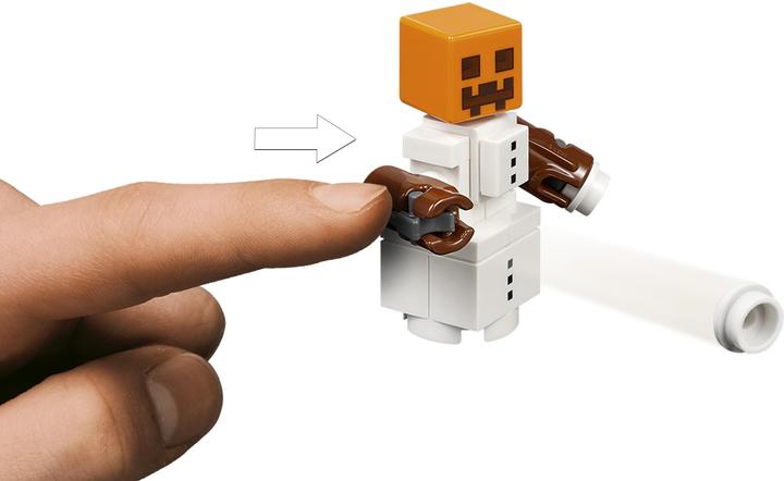 Actual product image LEGO Minecraft Türme aus Eis (21131, LEGO Minecraft)