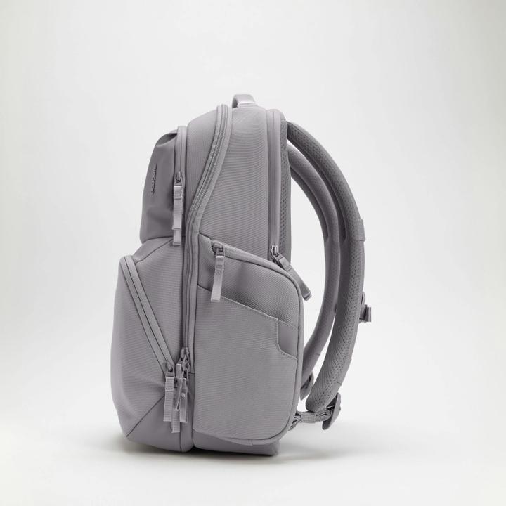 Actual product image Incase A.R.C. Commuter Pack - Gray