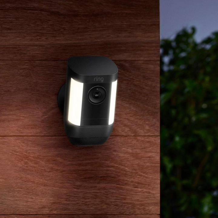 Productafbeelding Ring Spotlight Cam Pro (1920 x 1080 Pixels)