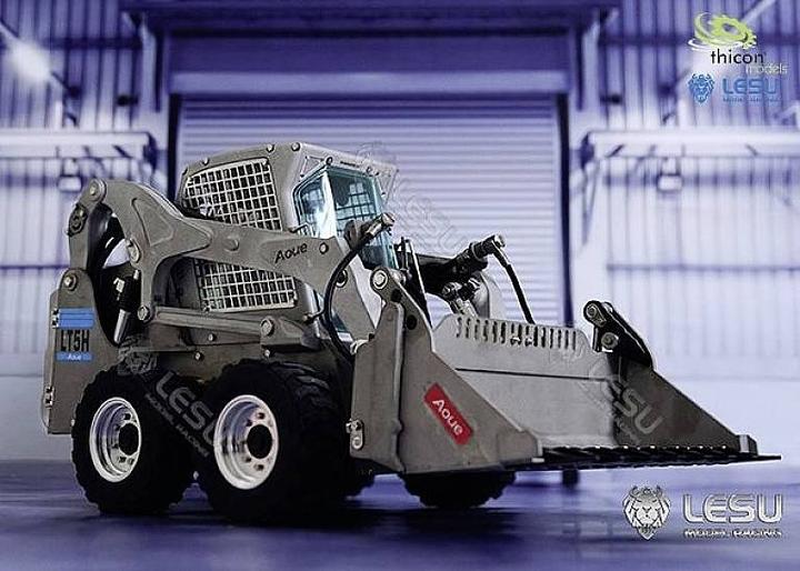 Actual product image Thicon Models 58500 Skid steer loader 1:14 electric RC functional model kit