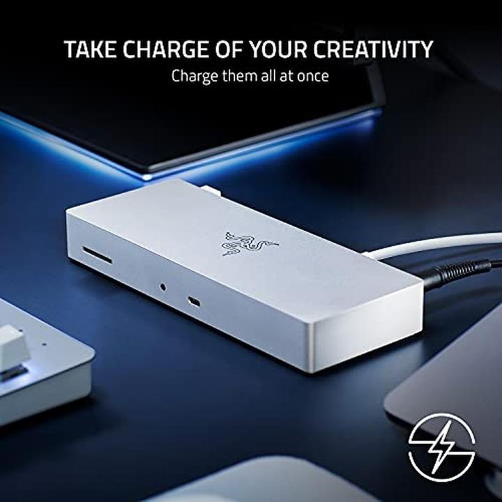 Actual product image Razer RC21-01690200-R3U1 (Thunderbolt, 8 ports)