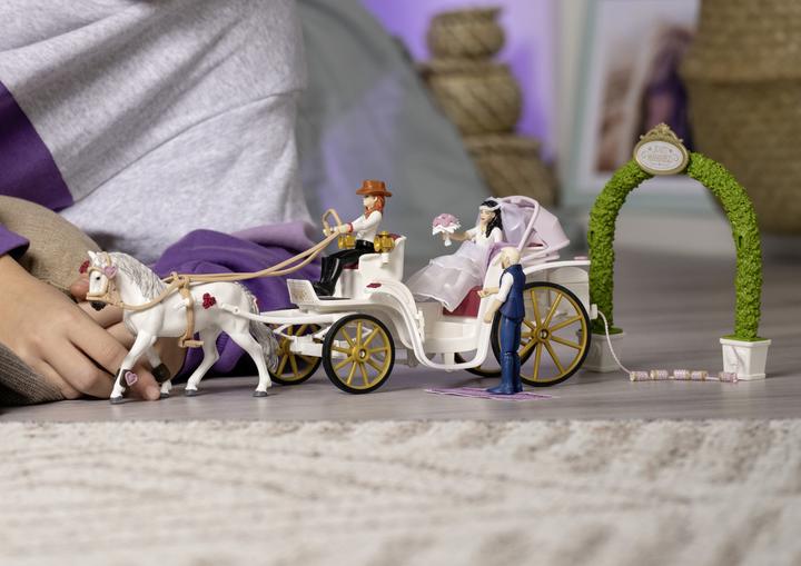 Actual product image Schleich Wedding carriage