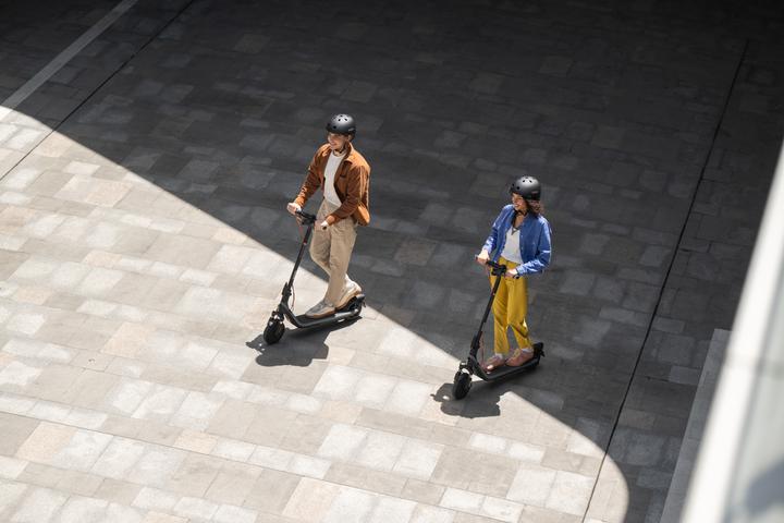 Produktbild Segway-Ninebot E2 plus II (25 km/h, 25 km, 500 W)