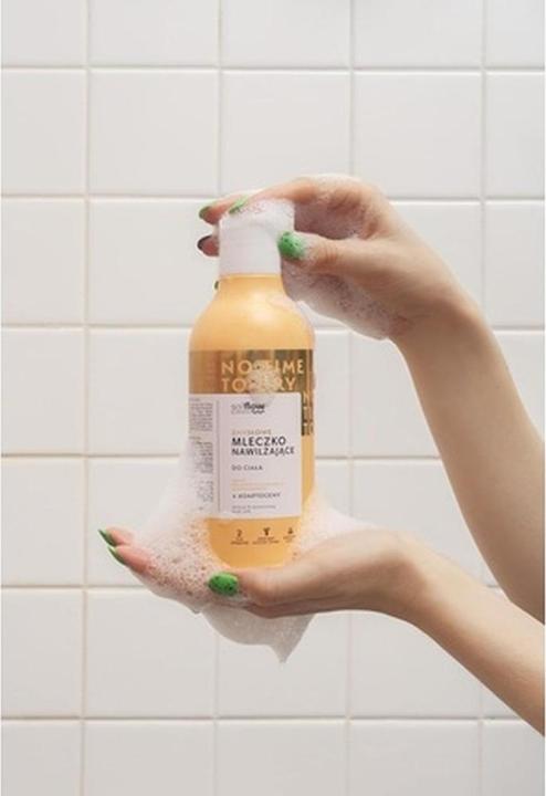 Produktbild SoFlow So!Flow Juicy Orange & Cardamom Sensual Body Milk mit nährenden Mandel- und Sonnenblumenölen für (Körpermilch, 250 ml)